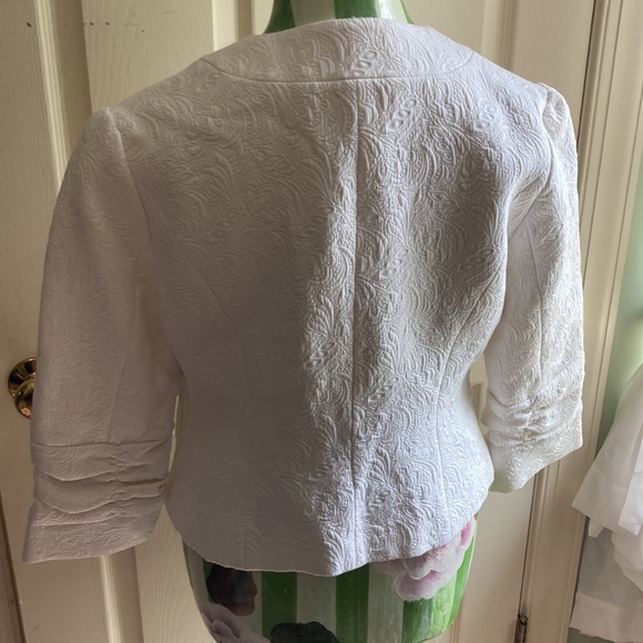 White jacket - Picture 2 of 4